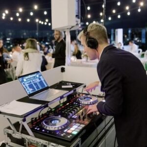 Djs